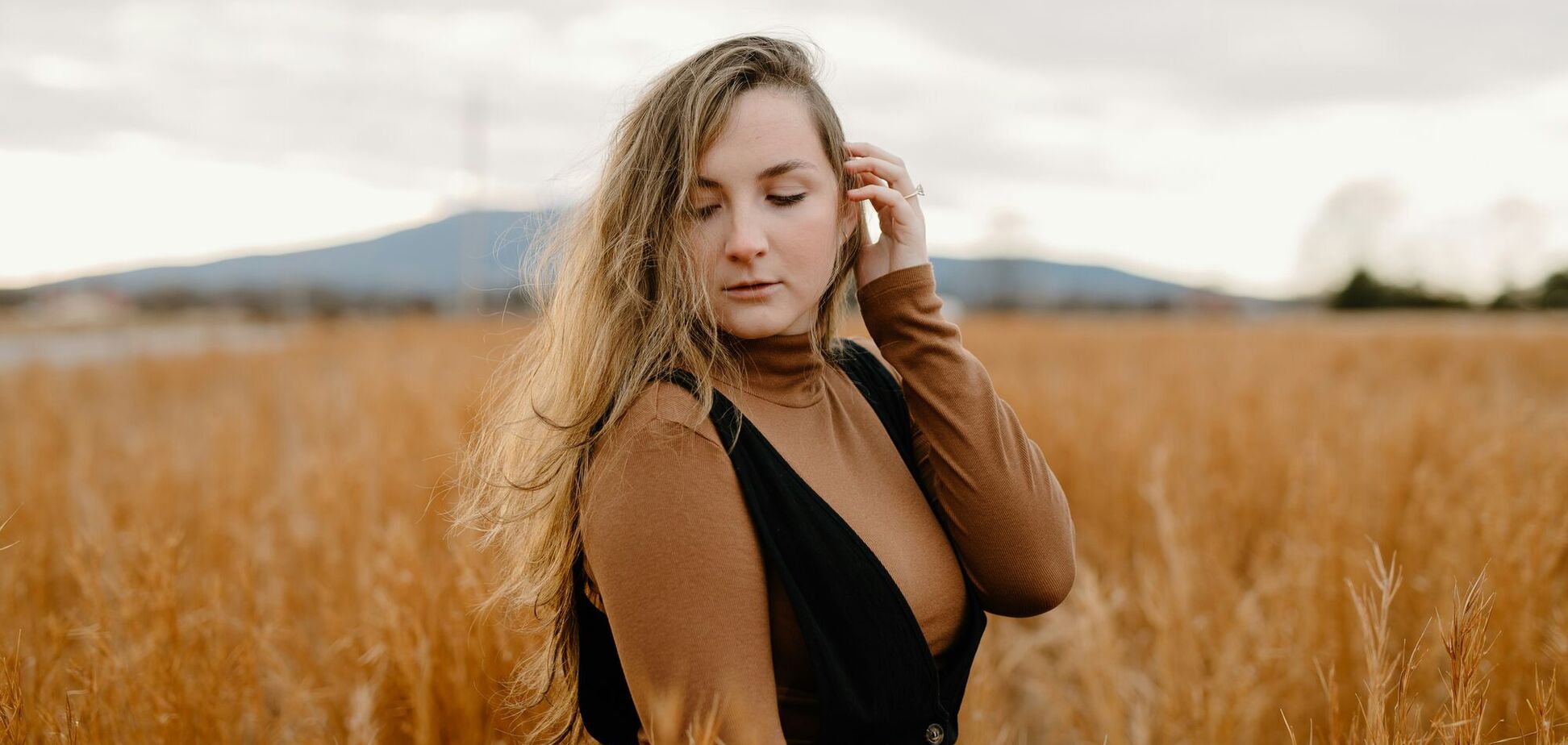 Какие прически уберегут волосы от секущихся кончиков: топ 3