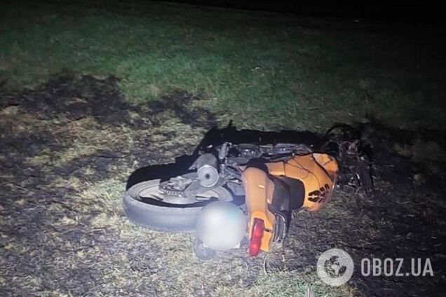 На Киевщине 18-летний мотоциклист на скорости въехал в трактор: есть погибший. Подробности и фото