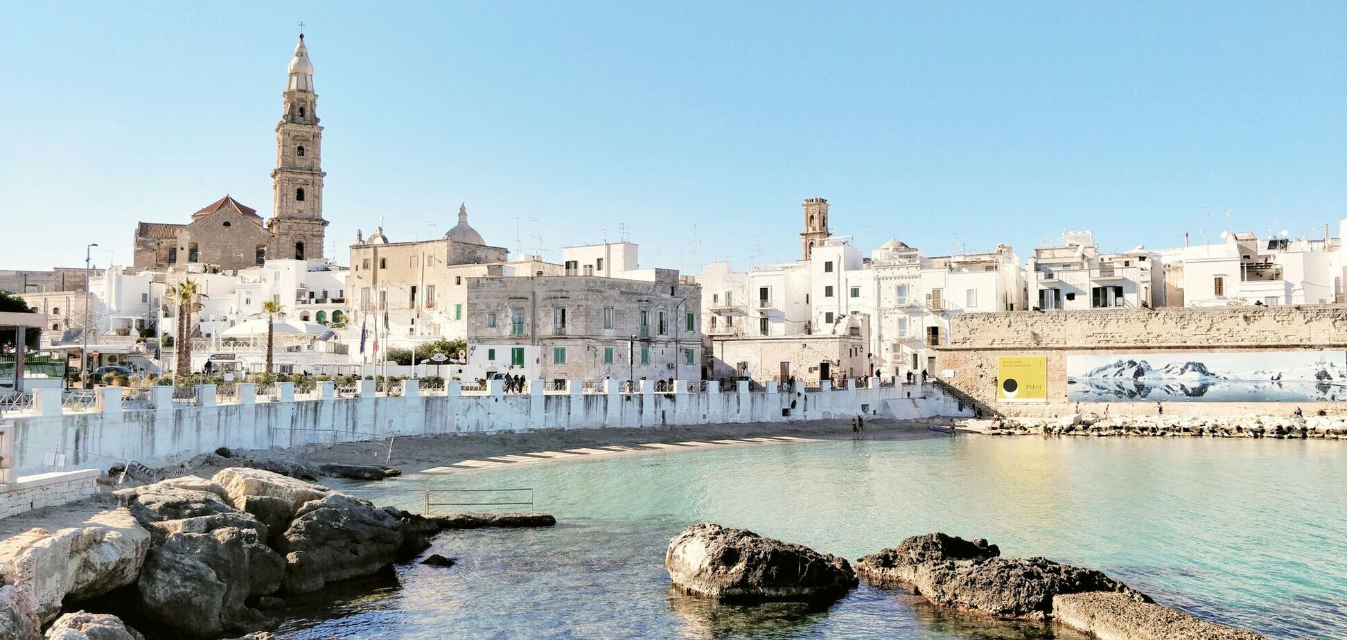 Шанс замедлиться: туристам посоветовали приморский городок в Европе