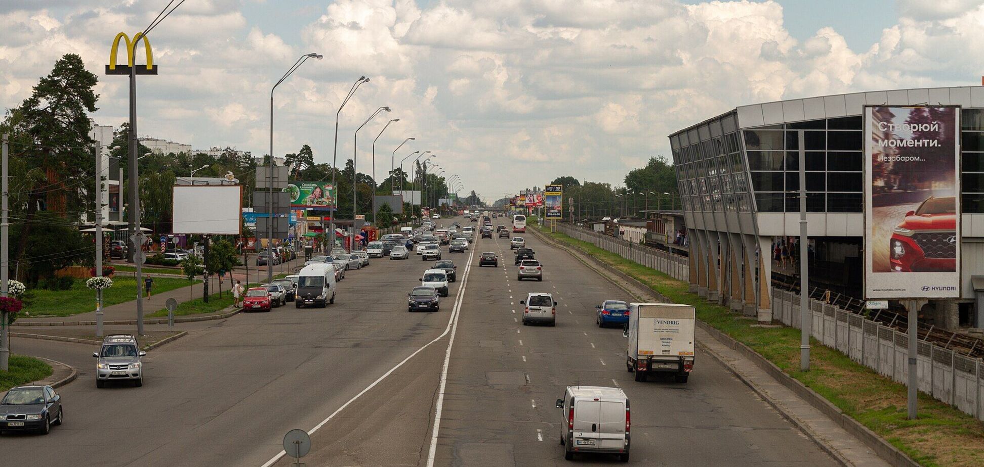 У Києві на 1,5 місяця частково обмежили рух Броварським проспектом. Схема та подробиці