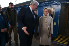 Голова дипломатії ЄС Каллас прибула з візитом до Києва у річницю звірств окупантів у Бучі. Відео