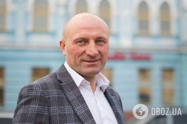 Мер Черкас обзавівся таємним елітним автопарком? На родичів та партнера оформили машини з однаковими цифрами в номерах