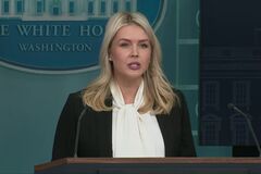 'Безкоштовно віддав багато нашої зброї Україні': речниця Трампа назвала Байдена 'тупим і некомпетентним'. Відео