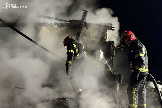 На Хмельниччині у пожежі загинули мати і троє дітей: деталі трагедії. Фото і відео