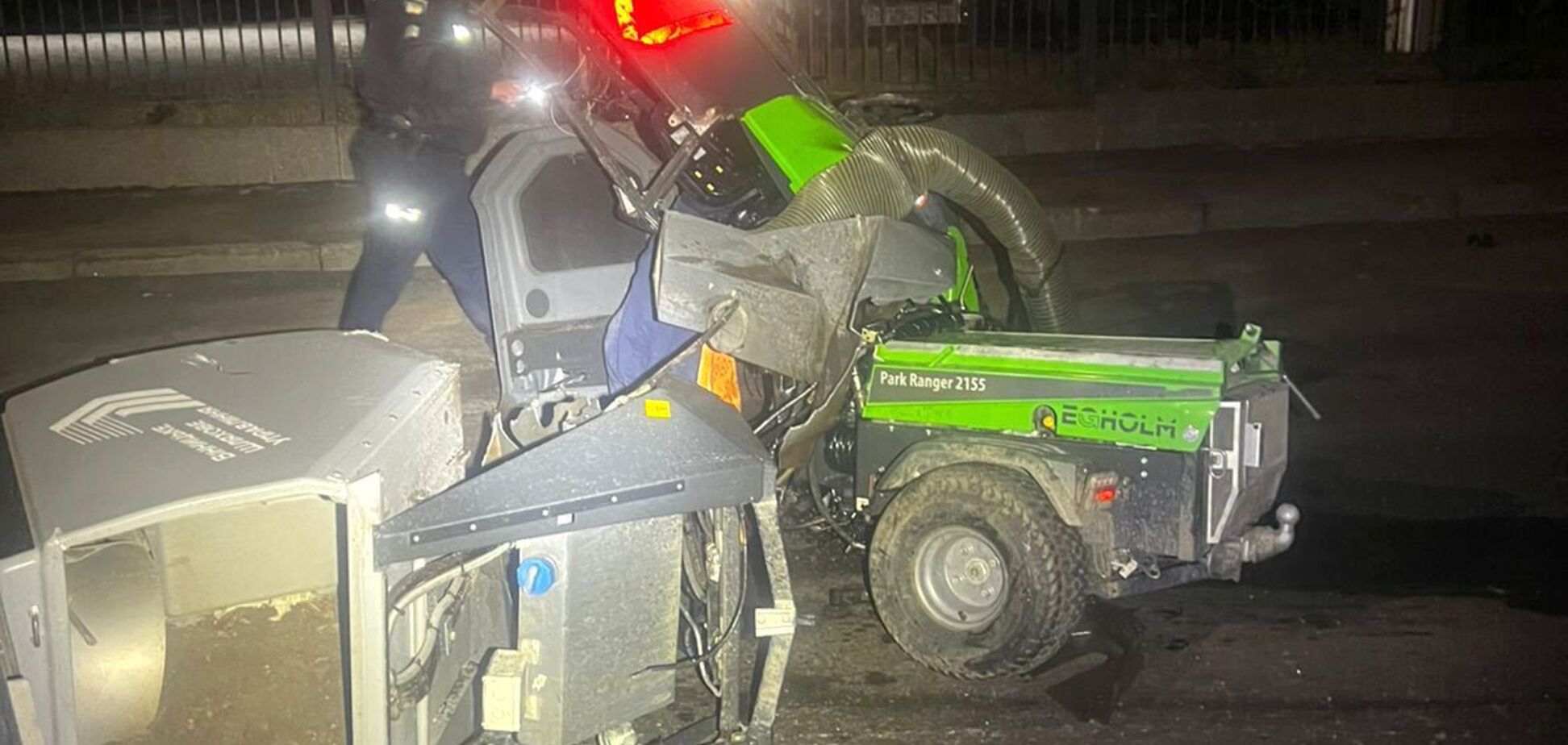 У Вінниці нетверезий водій тікав від поліції і влаштував смертельну ДТП. Фото