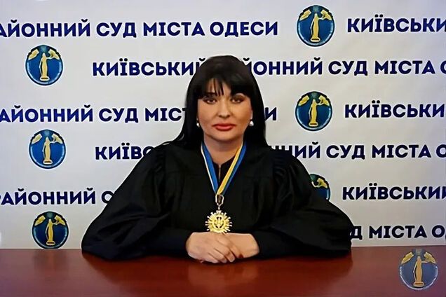 Шість років з конфіскацією майна: суддю з Одеси кинули за грати за хабар $4 тис. Фото