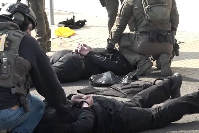 В Угорщині викрали інкасаторські машини українського Ощадбанку разом з цінностями та співробітниками: які звинувачення висунули і що кажуть у МЗС. Усі подробиці