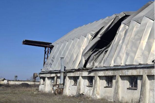 Удар по Евпаторийскому авиаремонтному заводу: новые подробности и фото поражений