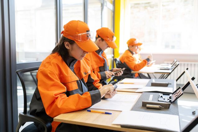 Міська влада Дніпра та 'Інтерпайп' Пінчука розвинуть екосистему технічної освіти