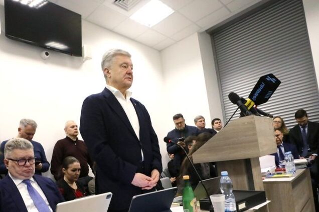 Порошенко: незаконные санкции препятствуют защите людей и предприятий от российских ракет и шахедов