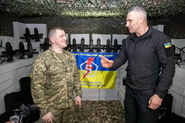 Бійці 5-ї окремої штурмової Київської бригади отримали 1300 БпЛА від столиці: Кличко показав фото