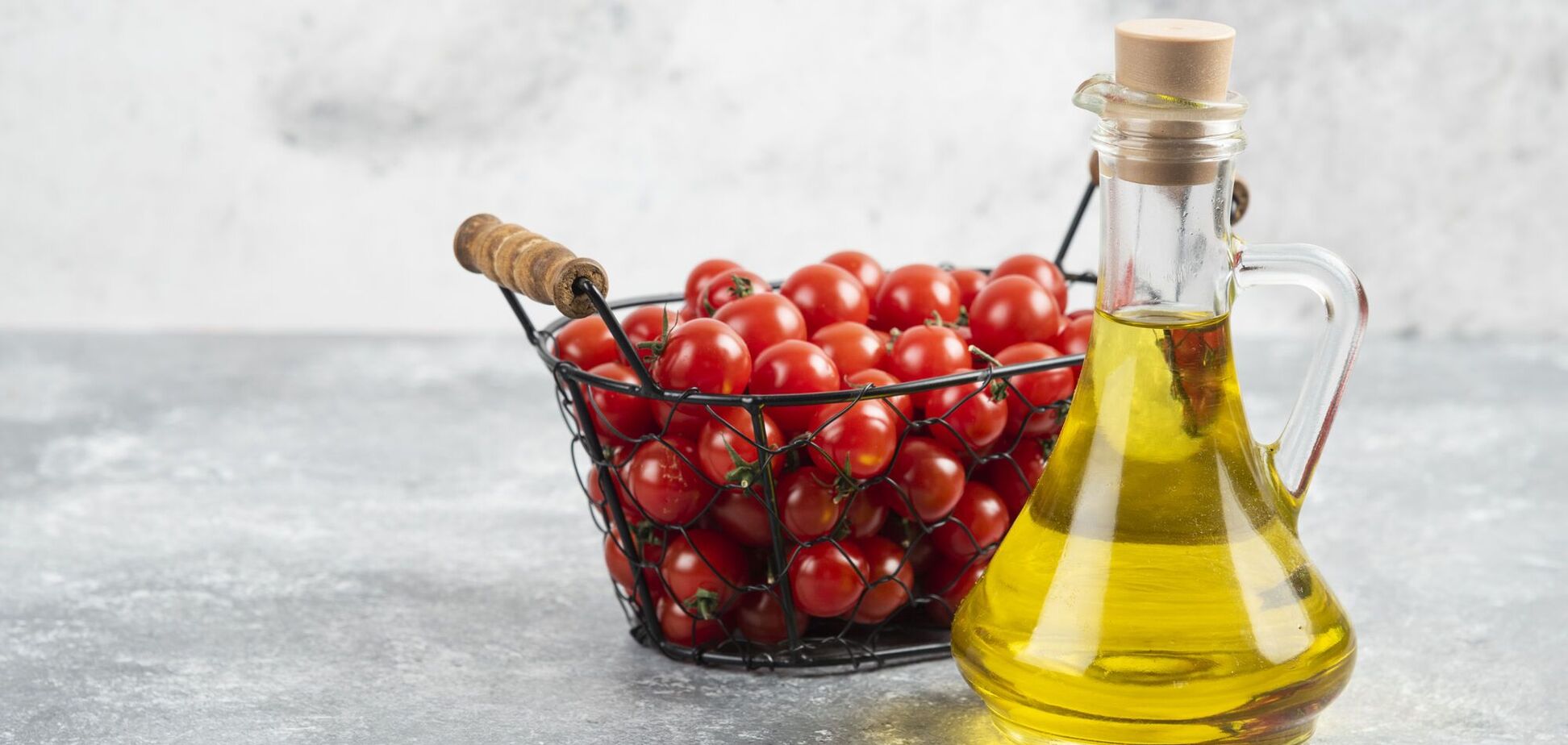 Помідори та оливкова олія: дослідники назвали простий спосіб підтримати здоров’я серця