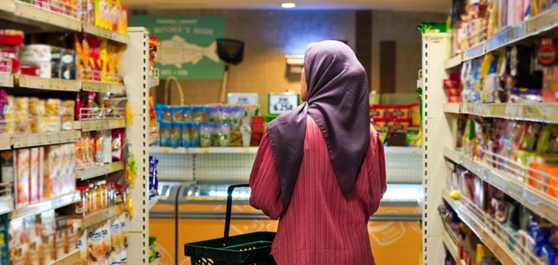 Ілюстративне зображення жінки в супермаркеті