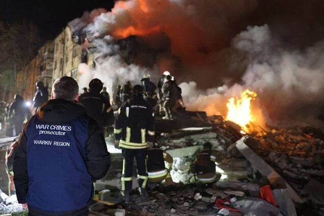 Зруйновано цілий під'їзд: стало відомо, як ракетою РФ атакувала Харків