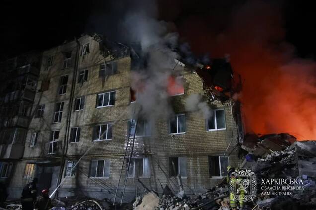 У Харкові російська ракета влучила у багатоповерхівку: загинули 7 осіб. Фото і відео