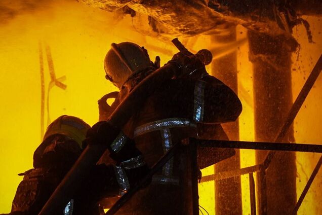 РФ атакувала Одещину дронами: спалахнули масштабні пожежі. Фото і відео