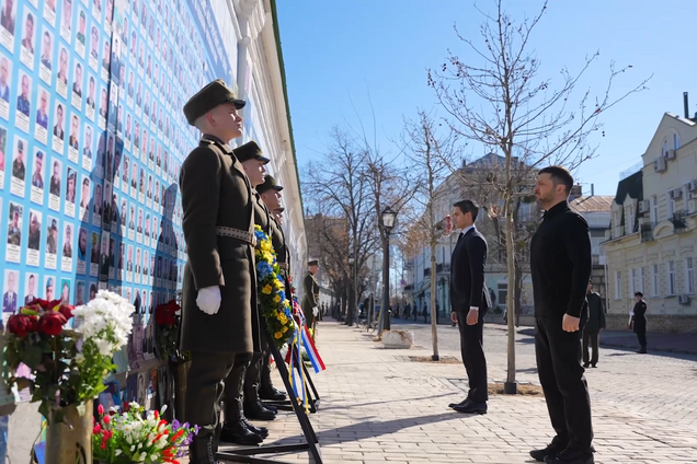 Зеленский с премьером Нидерландов почтили память погибших защитников и защитниц Украины. Фото