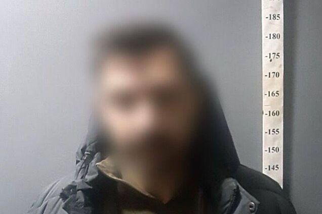 В Киеве мужчина из-за обиды сжег два авто, а еще одно существенно повредил. Подробности и фото