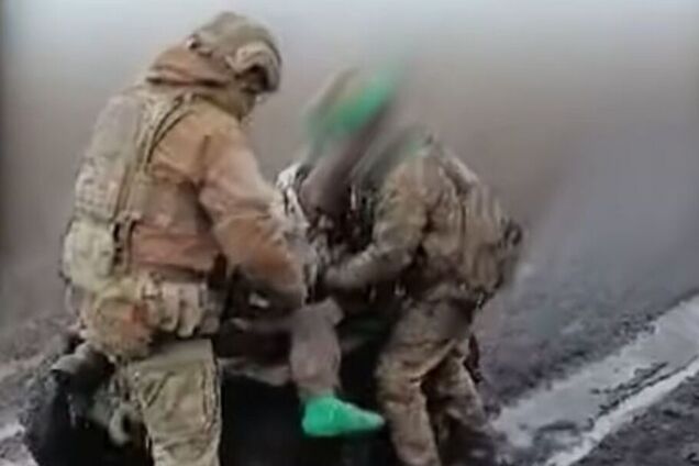 Семь часов под угрозой дронов: украинские военные на Покровском направлении эвакуировали раненых с помощью НРК. Видео