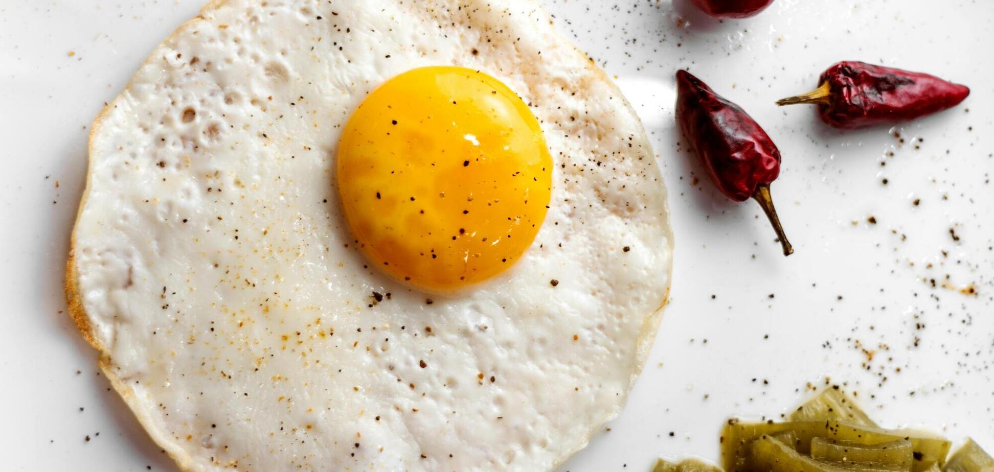 Як зробити звичайну яєчню ще смачнішою: допоможе несподіваний інгредієнт