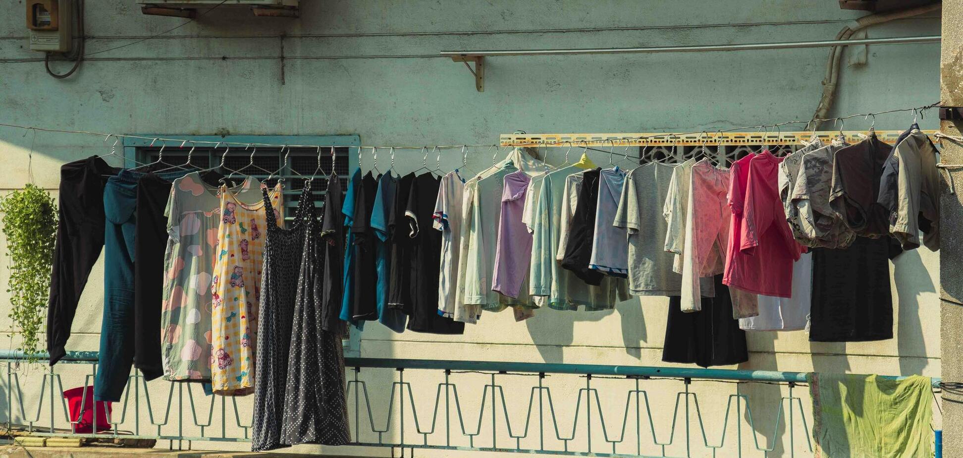 Як висушити одяг вдвічі швидше: дієвий лайфхак