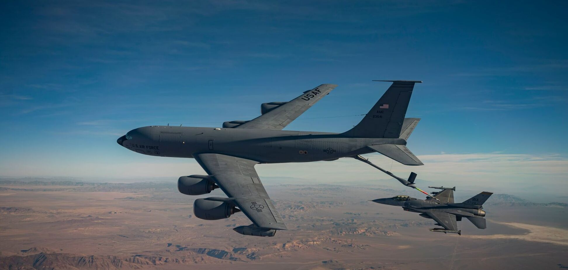 'Не пропускайте американські літаки': Іран почав погрожувати проблемами країнам НАТО