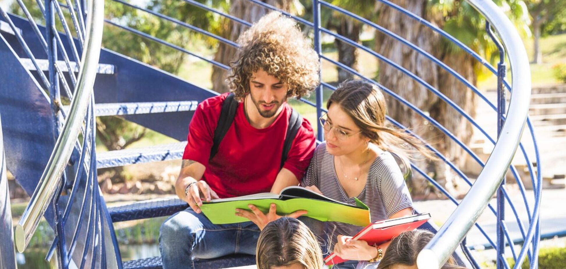 Обучение 6 дней в неделю, час обеда и постоянные забастовки: интересные факты о школах в Италии, которые могут вас удивить