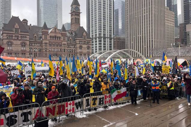 Митинг в поддержку Украины в Торонто