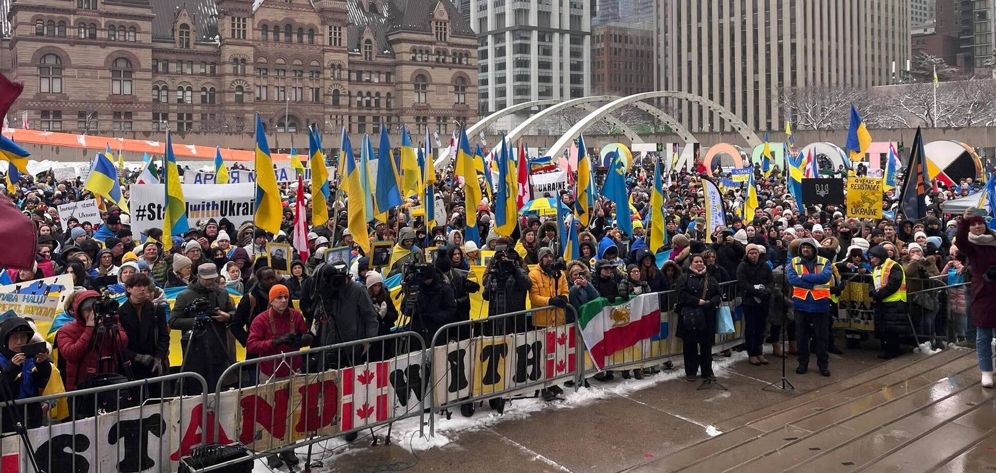 Мітинг на підтримку України в Торонто