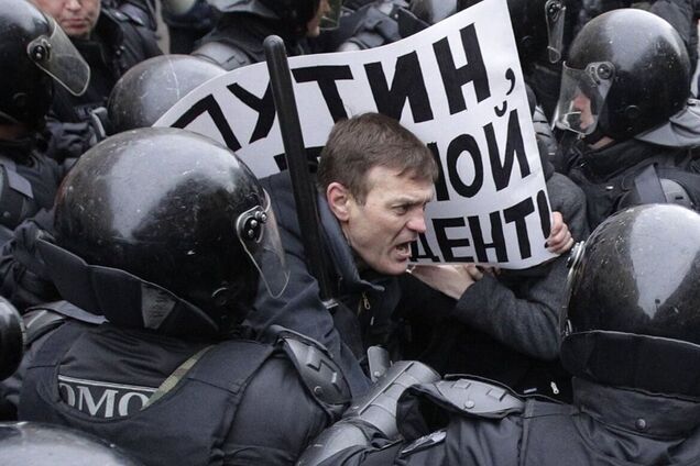 'Розкачали радикально налаштовану частину суспільства': Зеленський назвав два сценарії, до яких може готуватися Росія