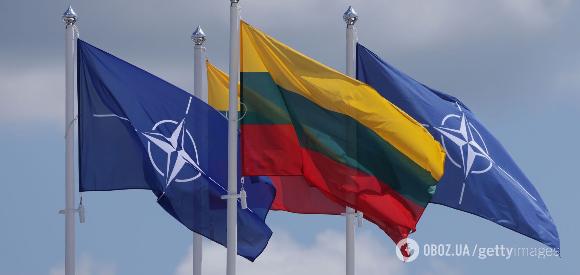 Прапори Литви і НАТО