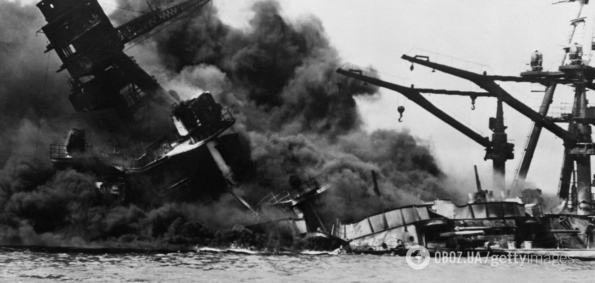 Иллюстрация. Линкор USS Arizona в Перл-Харборе