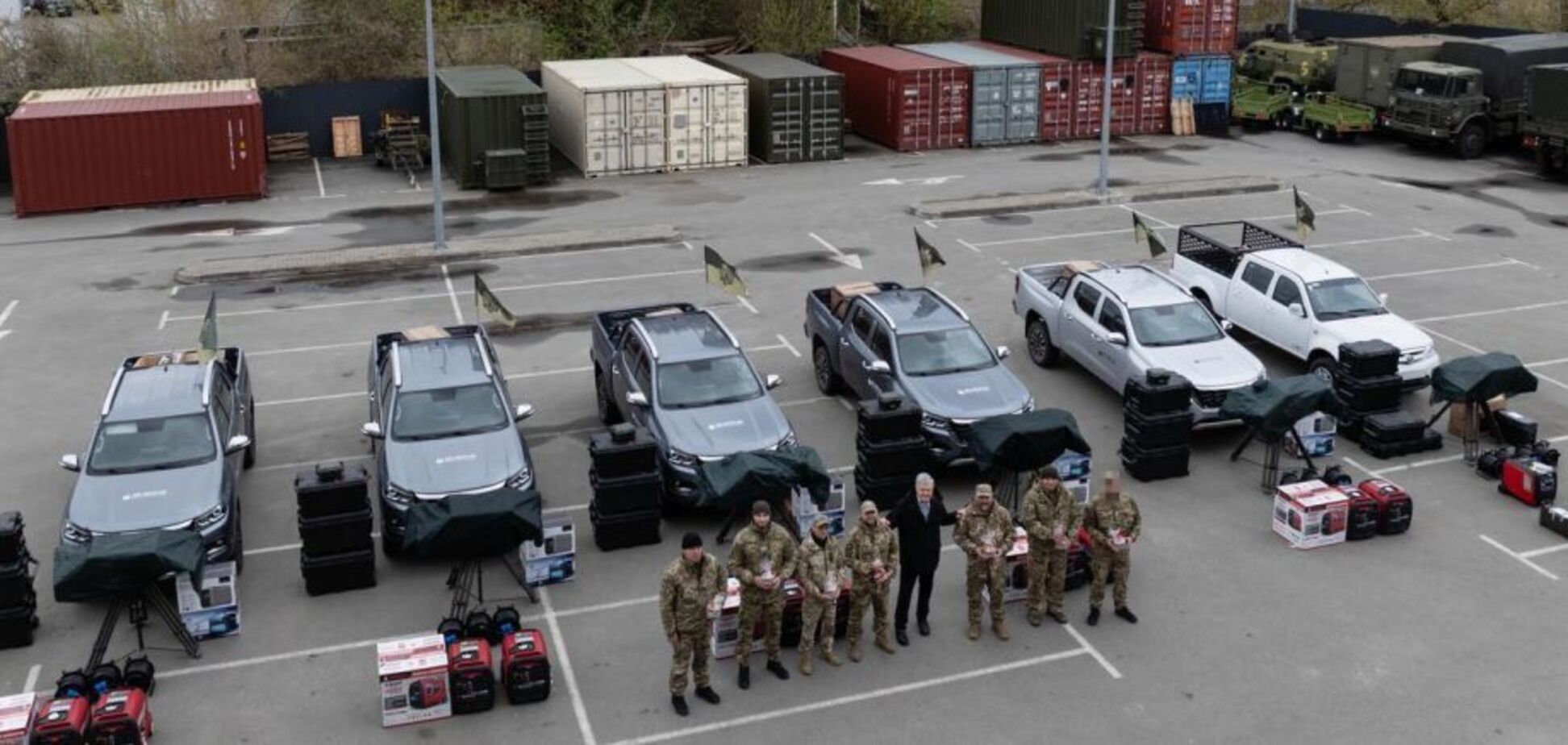 Захисники столиці отримали партію 'Ай-Петрі' від Порошенка