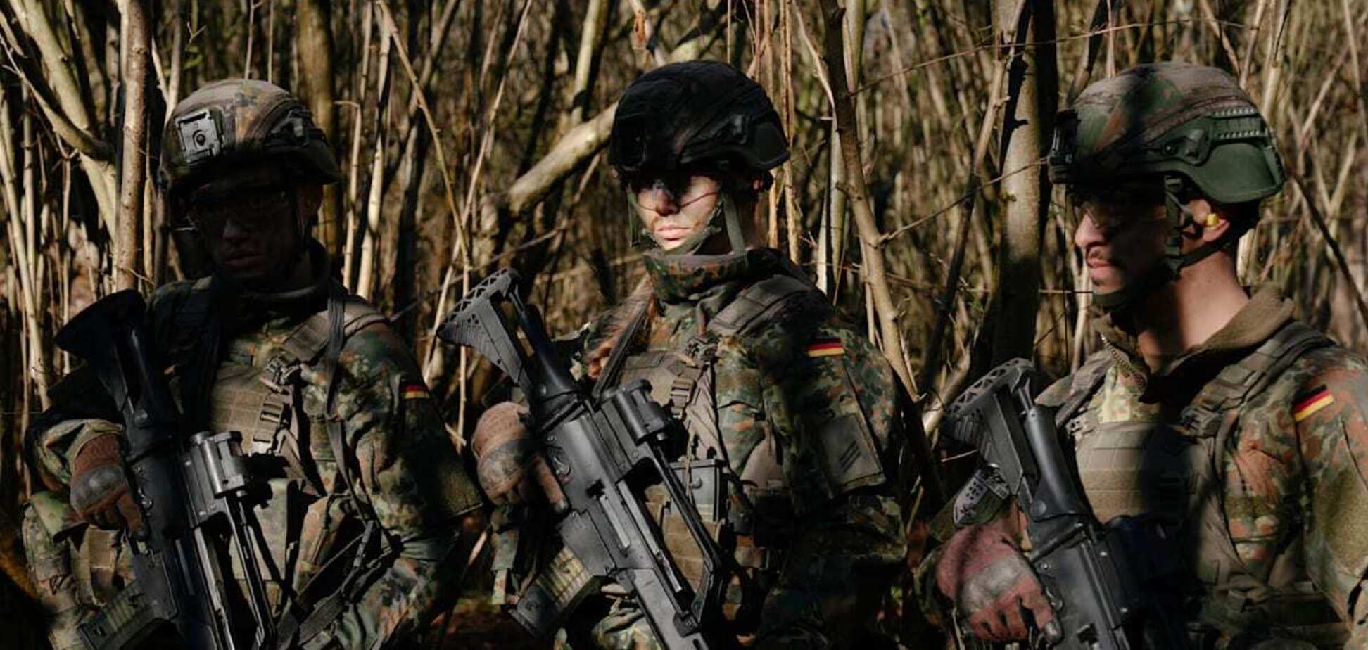 В Германии приостановили действие скандальной нормы о выезде мужчин за границу, но есть нюанс