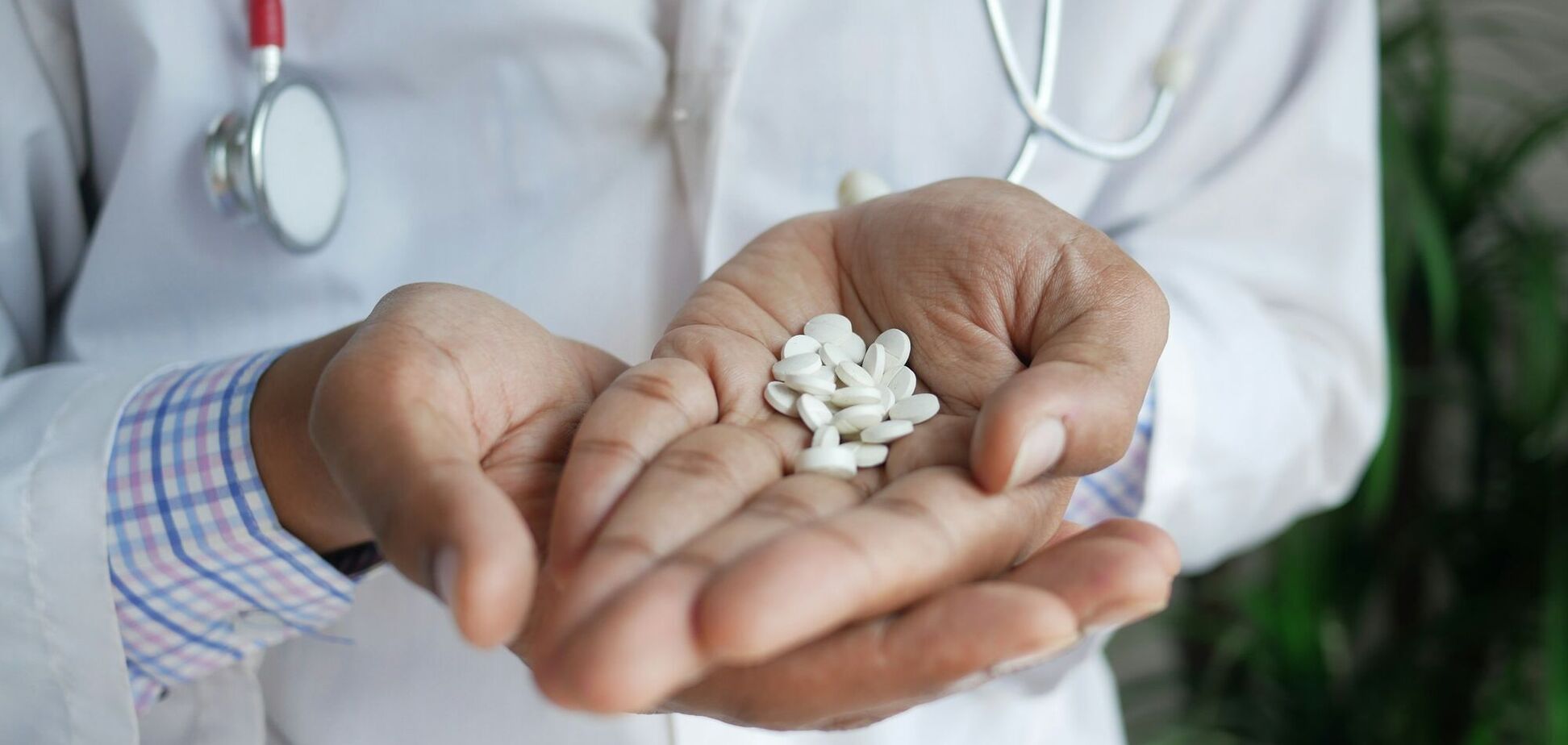 Банки, мумие и чайный гриб: чем лечились в СССР