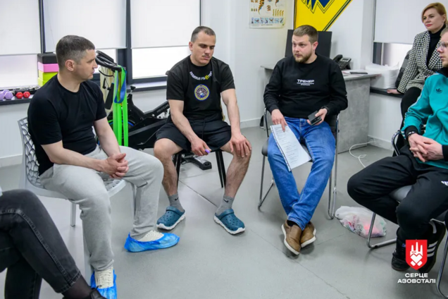 Защитник Мариуполя Кирилл Тюрнев провел тренинг по посттравматическому росту для ветеранов