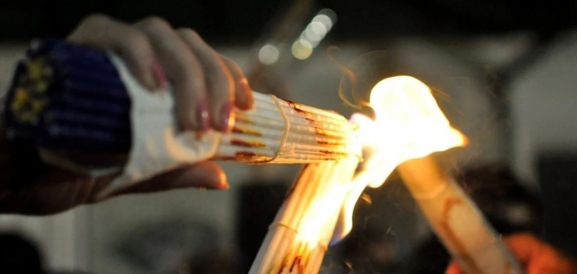 Благодатный огонь сошел в храме Гроба Господня: когда его привезут в Украину. Видео