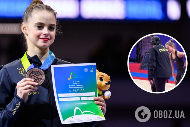 'И никто об этом не говорит...' Камера подсмотрела, что случилось с Онофрийчук перед тем, как она выиграла 4 золотые медали на чемпионате мира в Софии. Видео