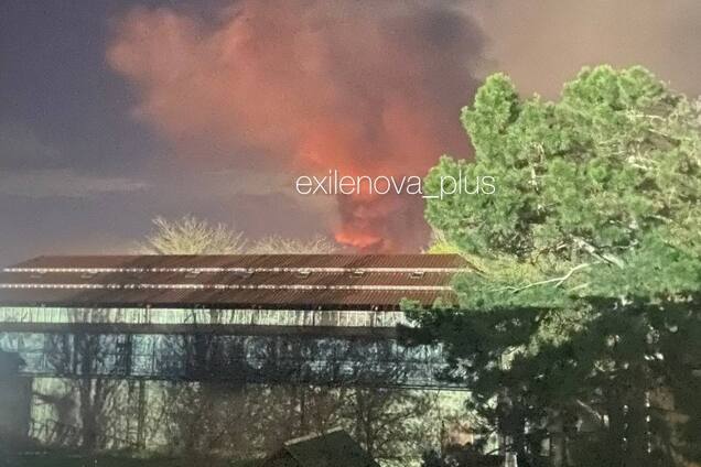 Піднявся дим: у Краснодарському краї повторно атакована станція з прокачування нафти. Фото і відео