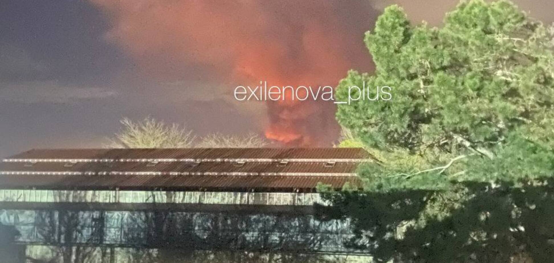 Піднявся дим: у Краснодарському краї повторно атакована станція з прокачування нафти. Фото і відео