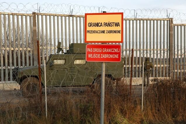 Польща почала зводити загорожу з колючим дротом на кордоні з Білоруссю: як вона виглядатиме