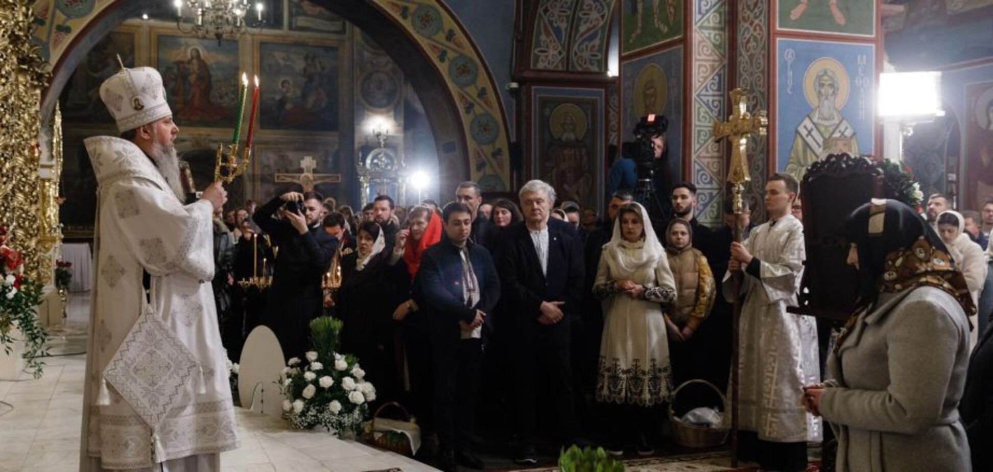 У Великдень молимося за наше воїнство і за мир на нашій землі, – Петро Порошенко