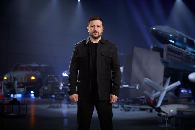 'Так виглядає незалежність': Зеленський продемонстрував досягнення українського ОПК за чотири роки війни. Відео