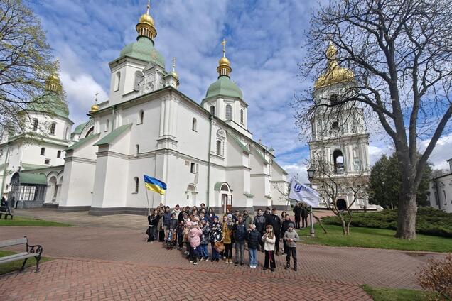 Президент и первая леди поддержали благотворительную платформу социально-ответственного бизнеса 'Детям наших Защитников'