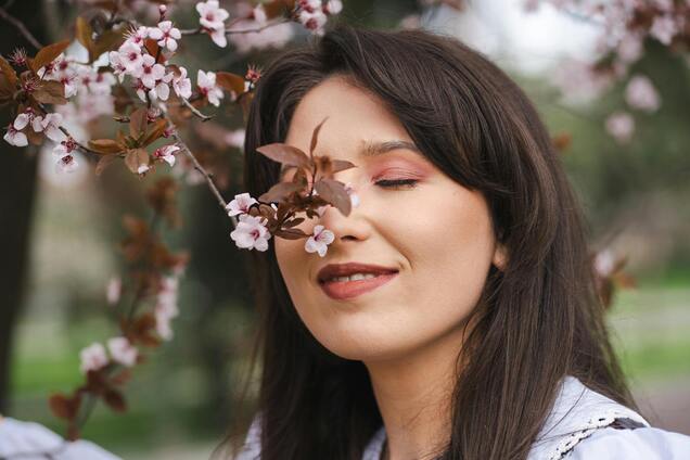 Які тіні зроблять ваші очі молодшими: найкращі відтінки на весну