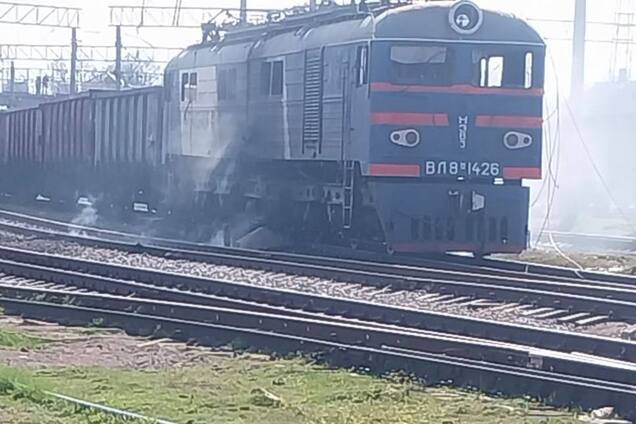 Локомотив 'Укрзалізниці' после российского удара 13 апреля