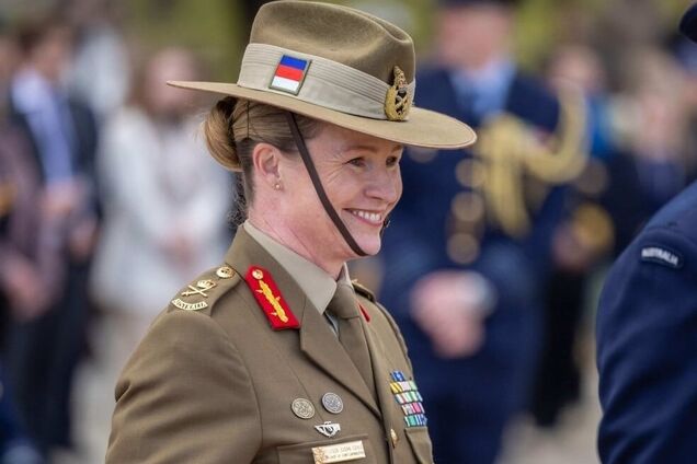 На волне обвинений в систематических сексуальных домогательствах армию Австралии впервые в истории возглавит женщина: что о ней известно