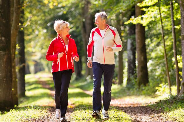 Схуднення після 50 без виснаження: скільки потрібно ходити щодня