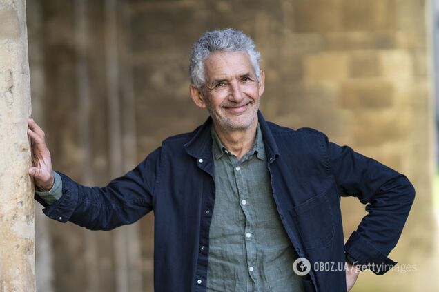 Британский профессор ежедневно в 22:30 делает одну и ту же странную вещь: этот 'ритуал' сделал его сон 'идеальным'