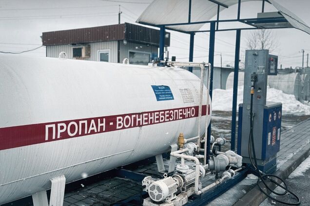 Фото: изображение подпольной АЗС, деятельность которой остановило БЭБ